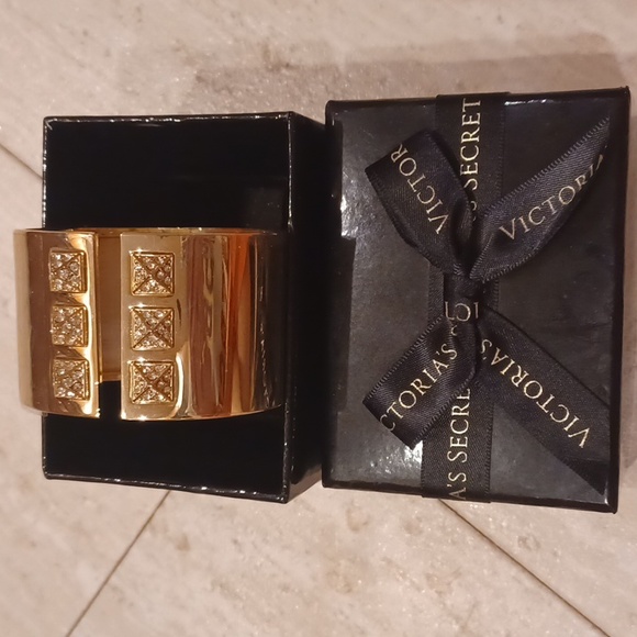 Victoria's Secret Jewelry - Victoria's Secret Vintage SCANDALOUS Rhinestone Pyramid Hinged Cuff Bracelet